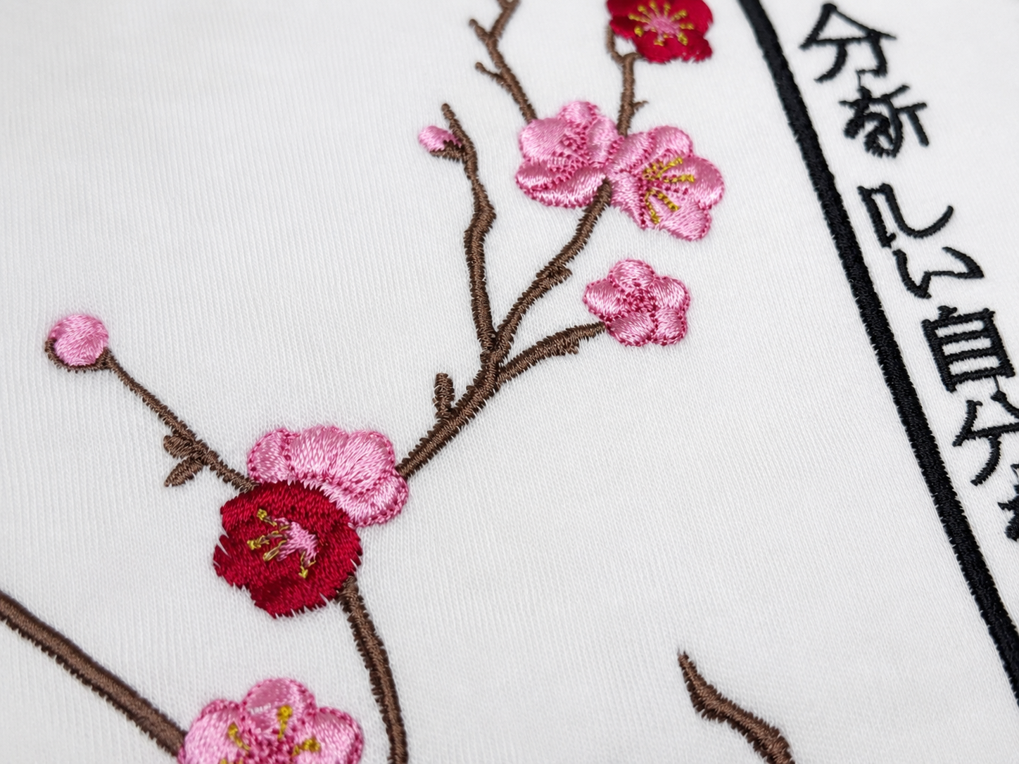 日系梅花刺繡落肩寬版短袖上衣